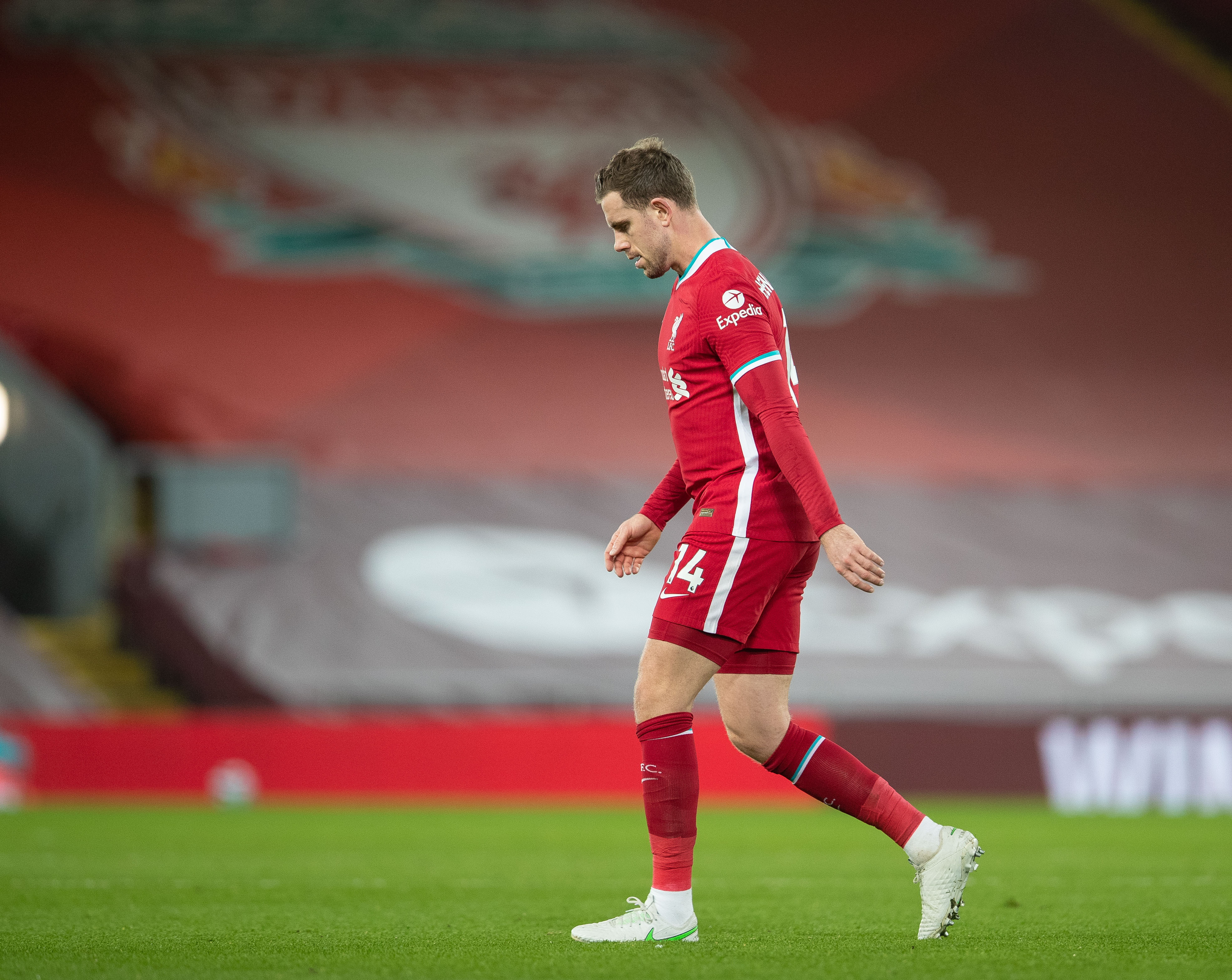 西甲：巴萨4-1大胜瓦伦西亚（西甲战报：巴萨4-1击败瓦伦西亚）