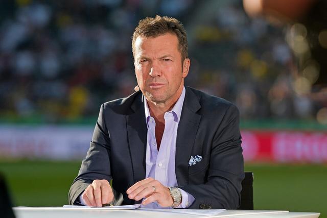 曼联主帅阿莫林迎战伯恩茅斯：老特拉福德能否再现荣耀？（阿莫林率曼联迎战伯恩茅斯：老特拉福德还能重燃辉煌吗？）