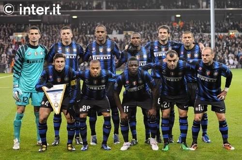 凯恩已在德甲10次完成帽子戏法，为该联赛历史第5多（凯恩德甲已收获10次帽子戏法，历史排名第5）