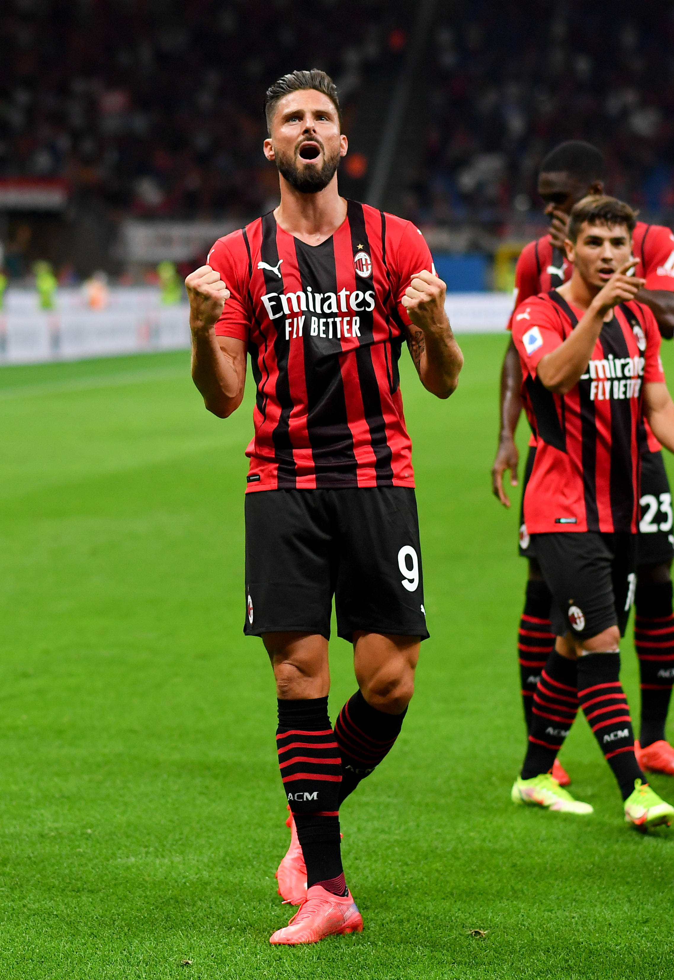 不看好邵佳一执教国足❗详细介绍邵佳一履历❗（邵佳一执教国足前景存疑：生涯履历详解）