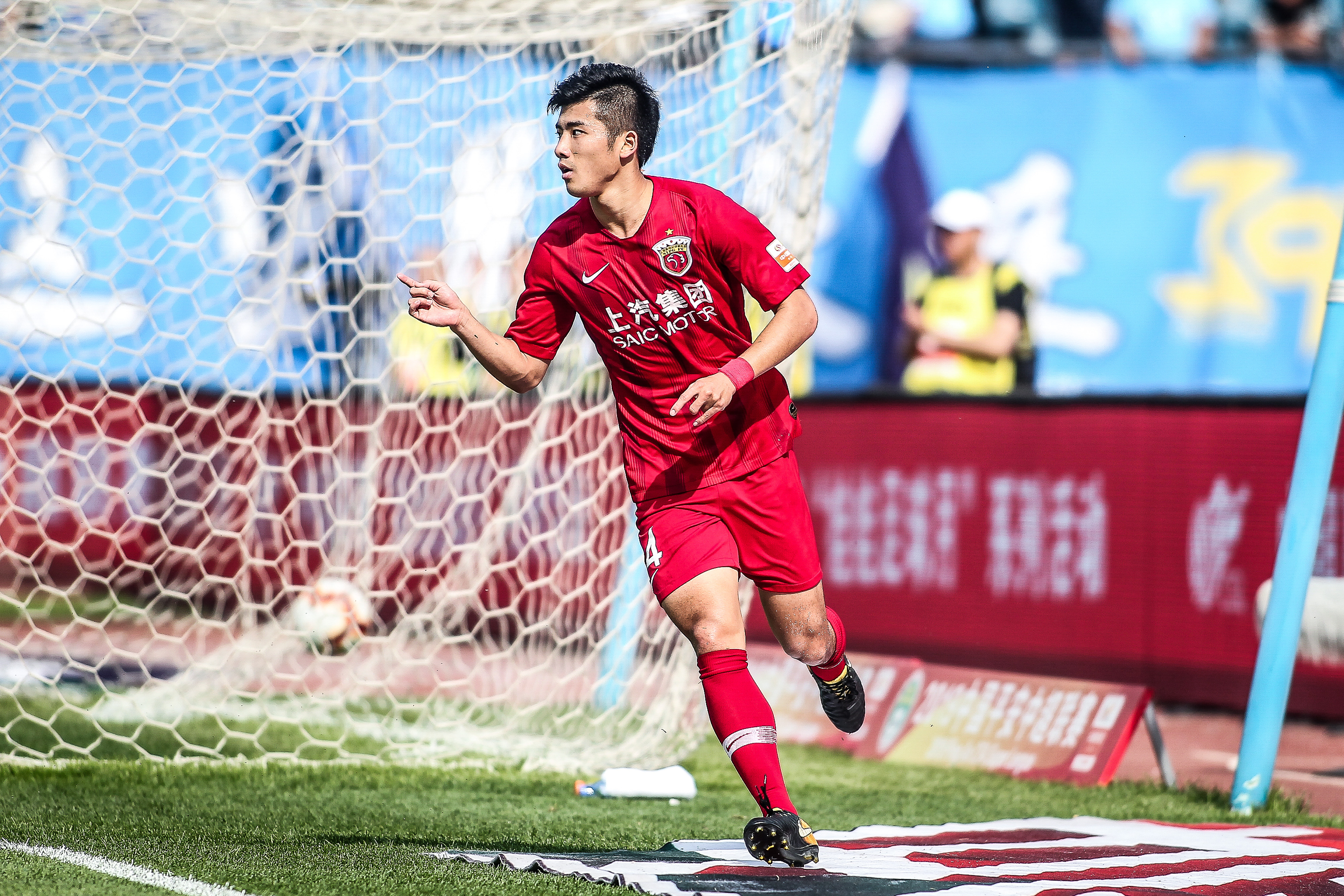 神锋，帕罗特11月2场世预赛打入5球帮助爱尔兰挺进附加赛（神锋帕罗特11月两场世预赛轰下5球，助爱尔兰闯入附加赛）