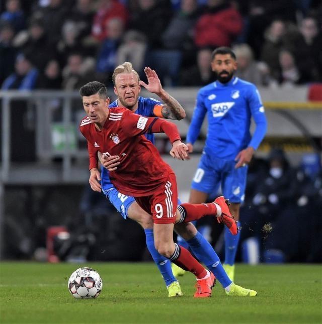 翻修球场，“连滚带爬”为的是“从从容容”（球场翻修：此刻忙乱，只为日后从容）