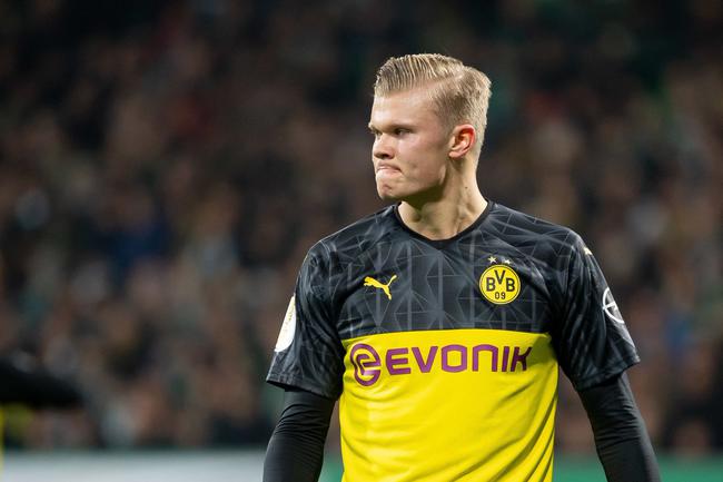 德隆：詹姆斯对东契奇无感，而且他不太愿意留在湖人（德隆爆料：詹姆斯对东契奇兴趣不大，留守湖人意愿不强）