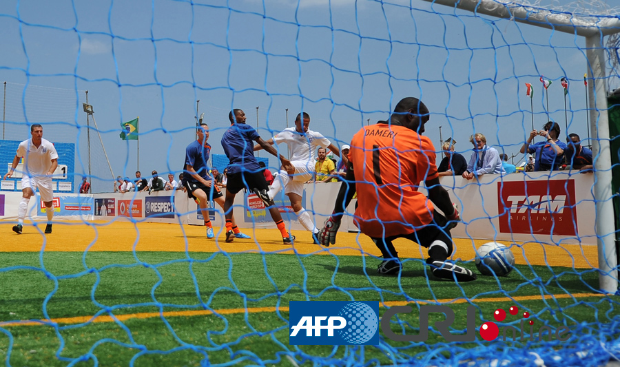 环球足球奖年度最佳教练候选：恩里克、斯洛特、弗里克在列（环球足球奖年度最佳教练提名公布：恩里克、斯洛特、弗里克入选）