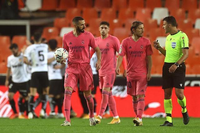 成都南看台球迷赛前训练喊话：绝不允许河南这种队在我们主场庆祝（成都南看台球迷赛前训练集结：誓不让河南队在主场庆祝）